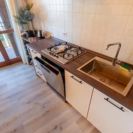 The Loft By Design アパート